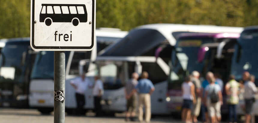 Mehr Inhalte einblenden zum Thema:Touristenbusparkplätze