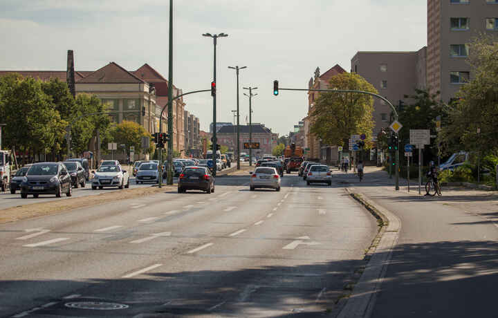 Verkehr auf der Breiten Straße in Potsdam